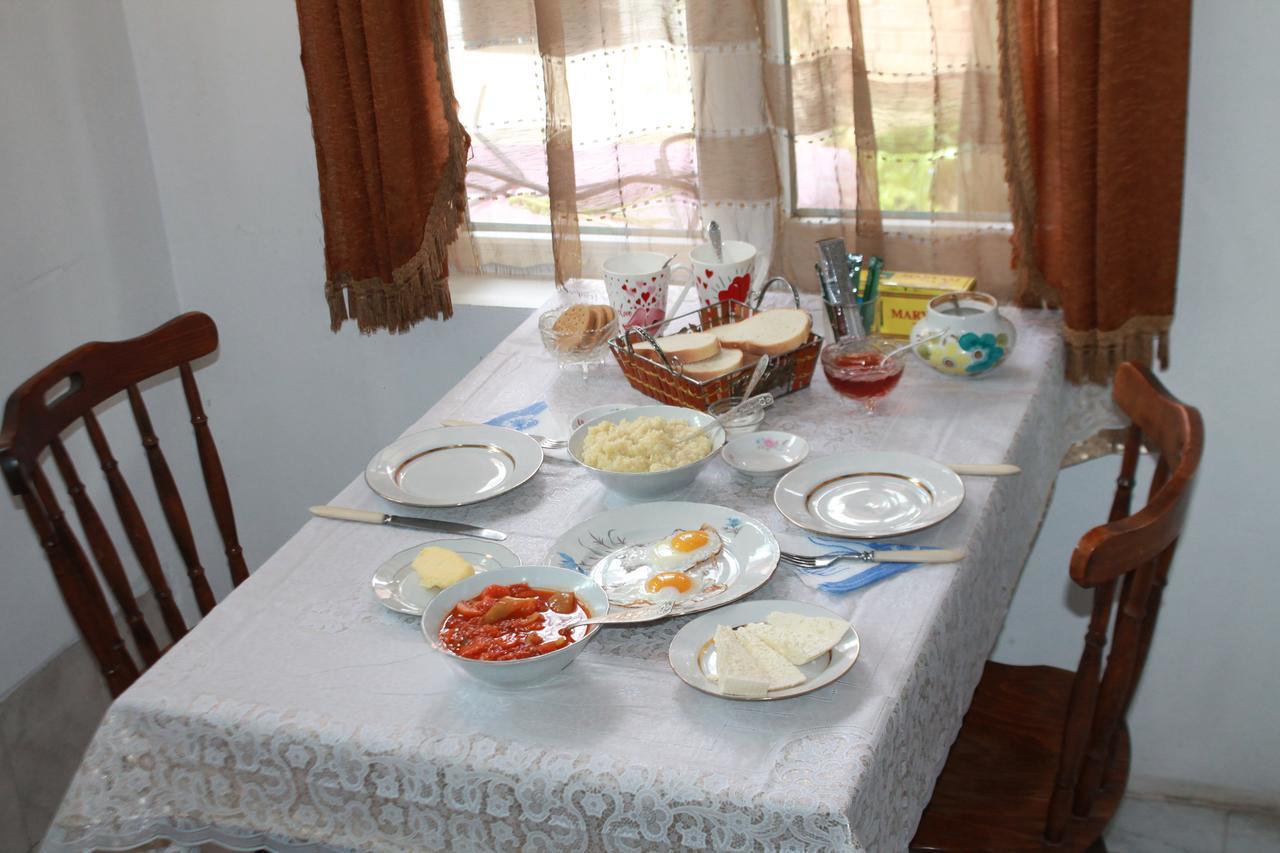 Tlt Guest House Telavi Eksteriør billede